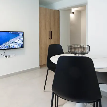 Ferienwohnung Cozy 1 Bd Basement Apt In Pagrati With Backyard Athen Exterior foto