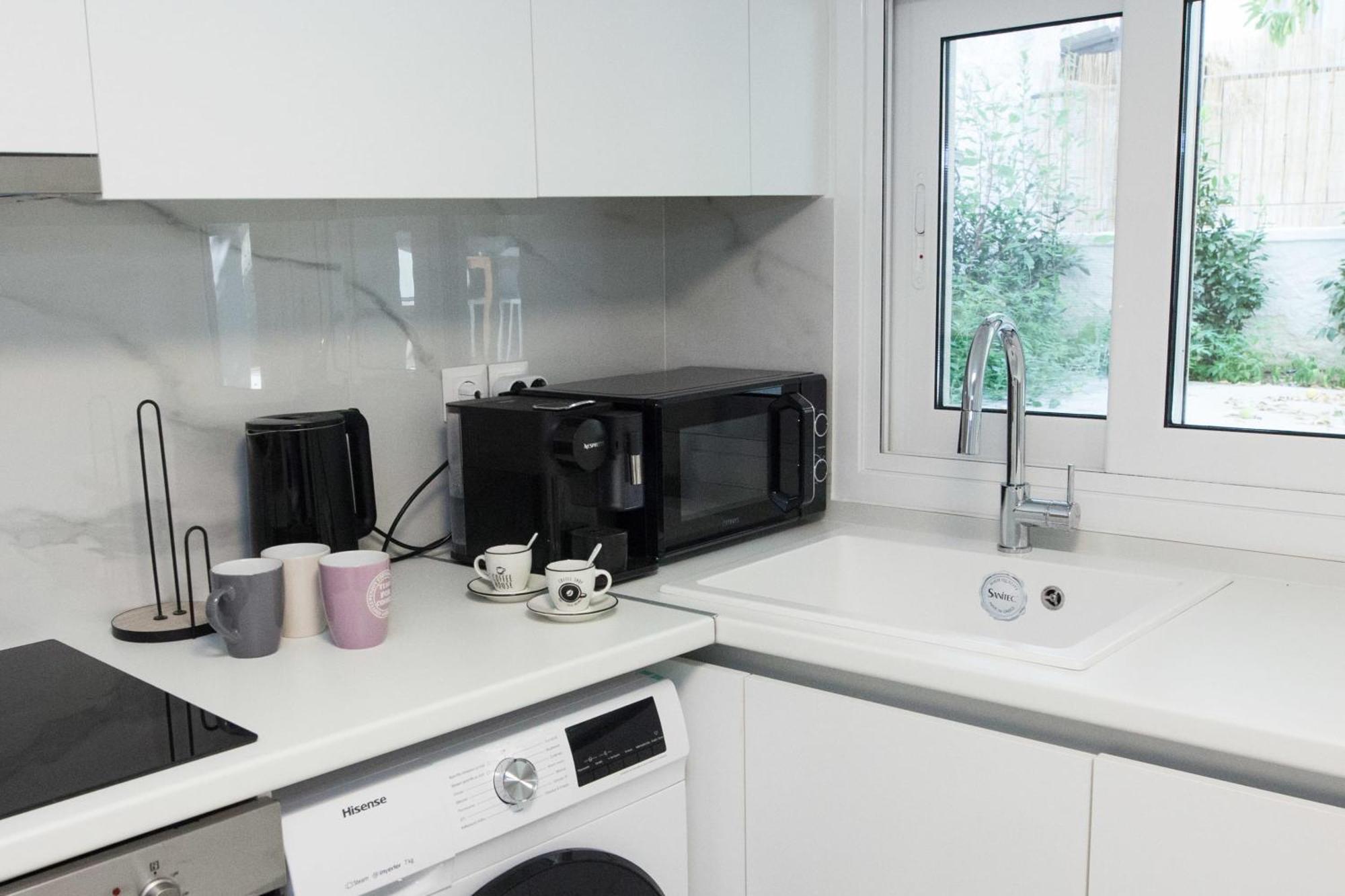 Cozy 1 Bd Basement Apt In Pagrati With Backyard Apartment