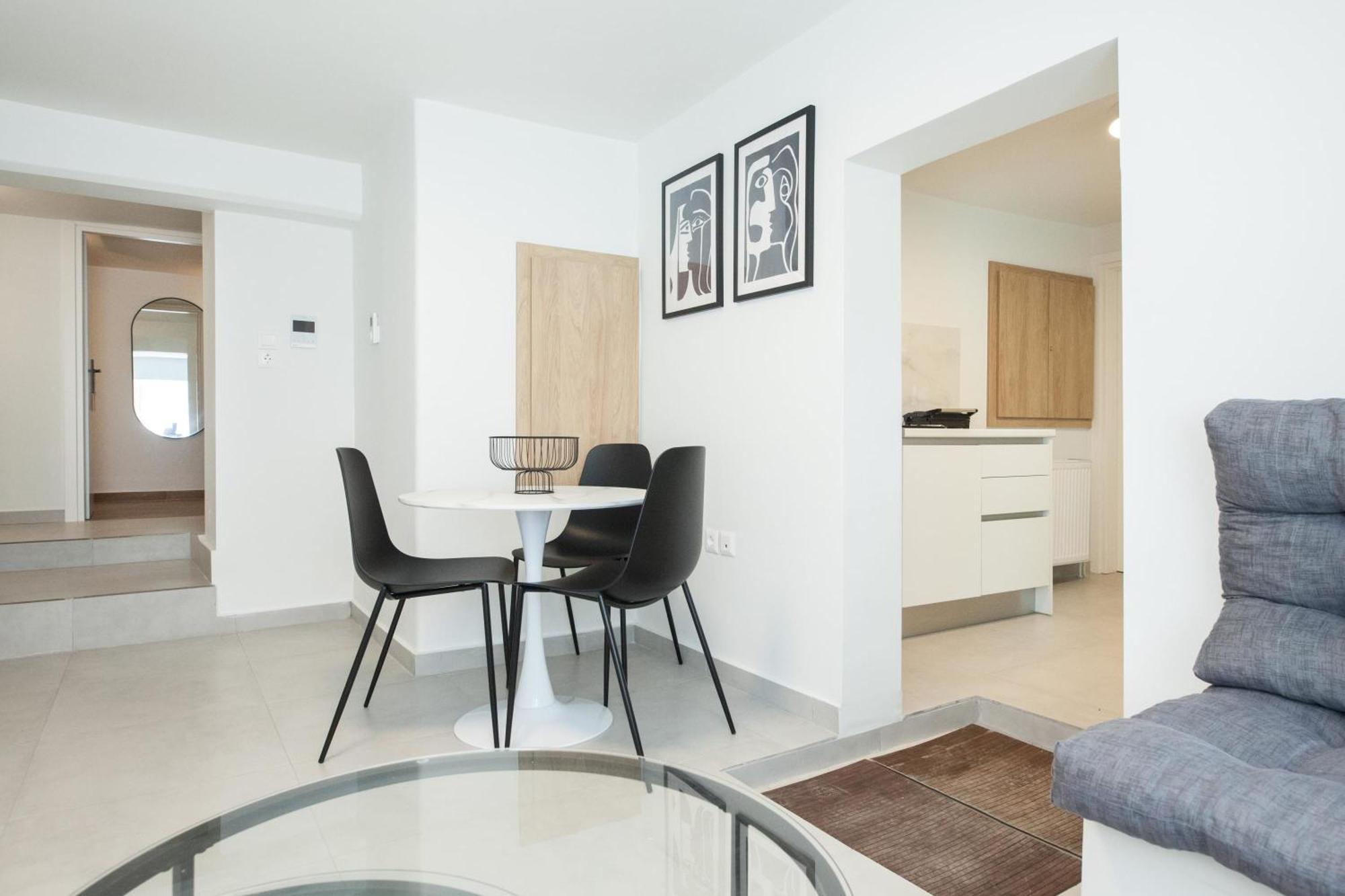 Apartment Cozy 1 Bd Basement Apt In Pagrati With Backyard Athens