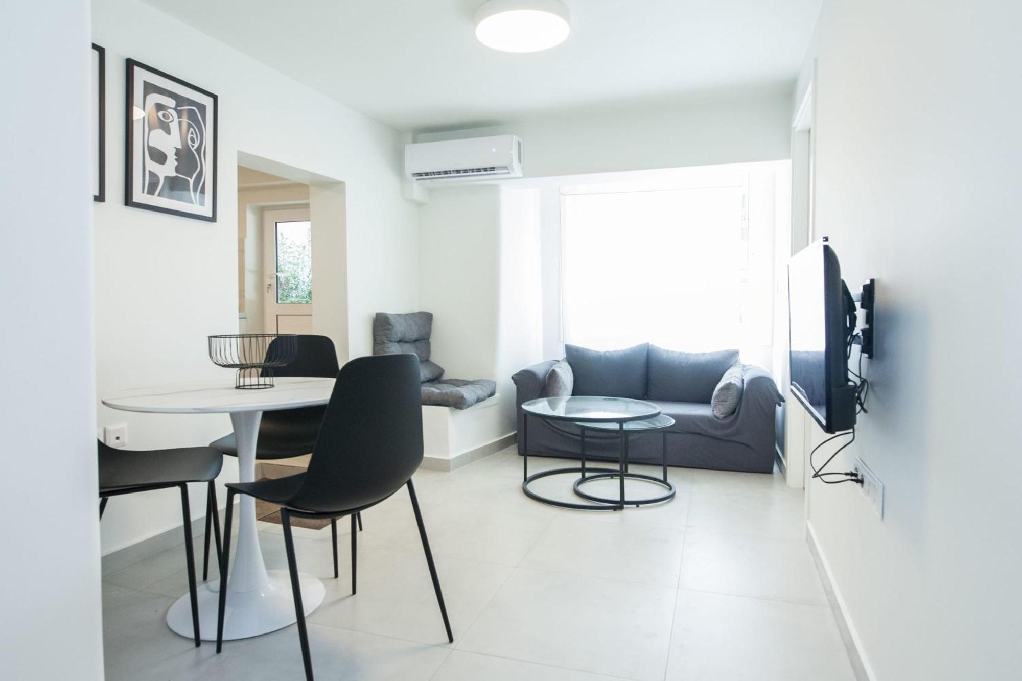 Apartment Cozy 1 Bd Basement Apt In Pagrati With Backyard