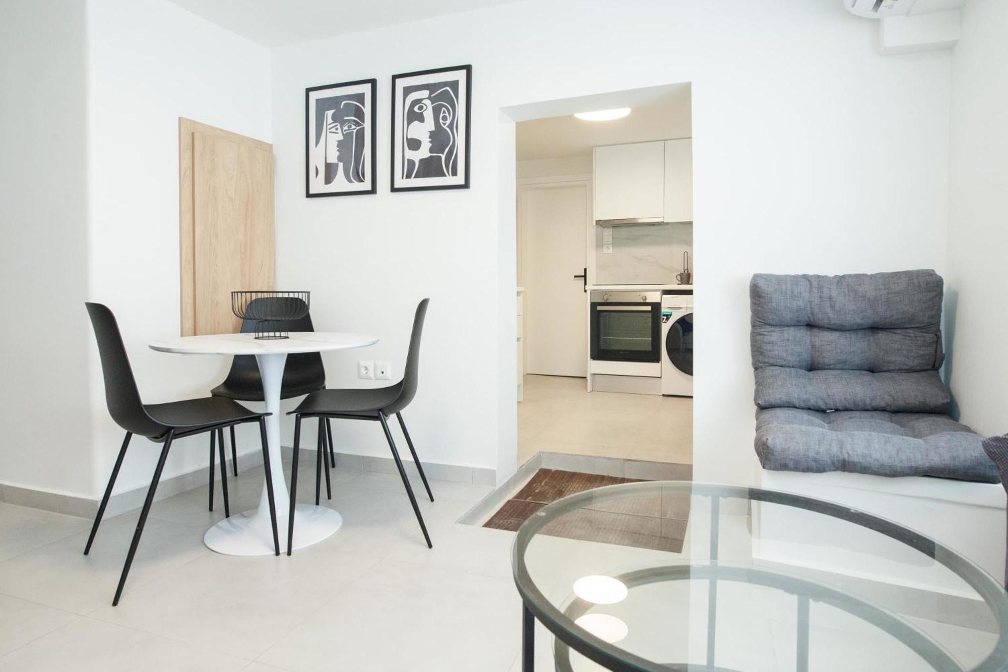 Apartment Cozy 1 Bd Basement Apt In Pagrati With Backyard